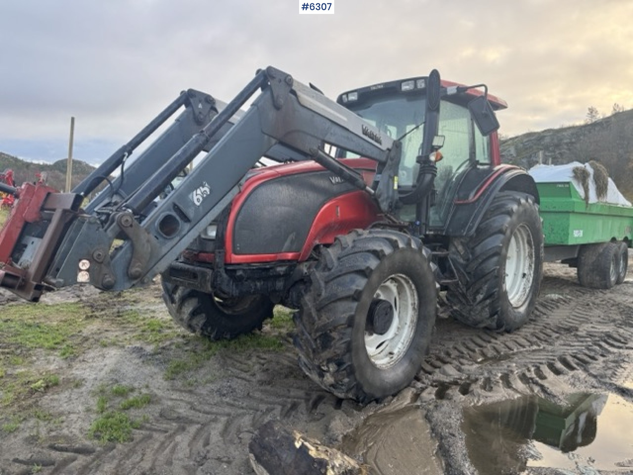 2008 Valtra T190 with front loader and 3rd function. SEE VIDEO! - Traktor: billede 1 2008 Valtra T190 with front loader and 3rd function. SEE VIDEO! - Traktor: billede 1