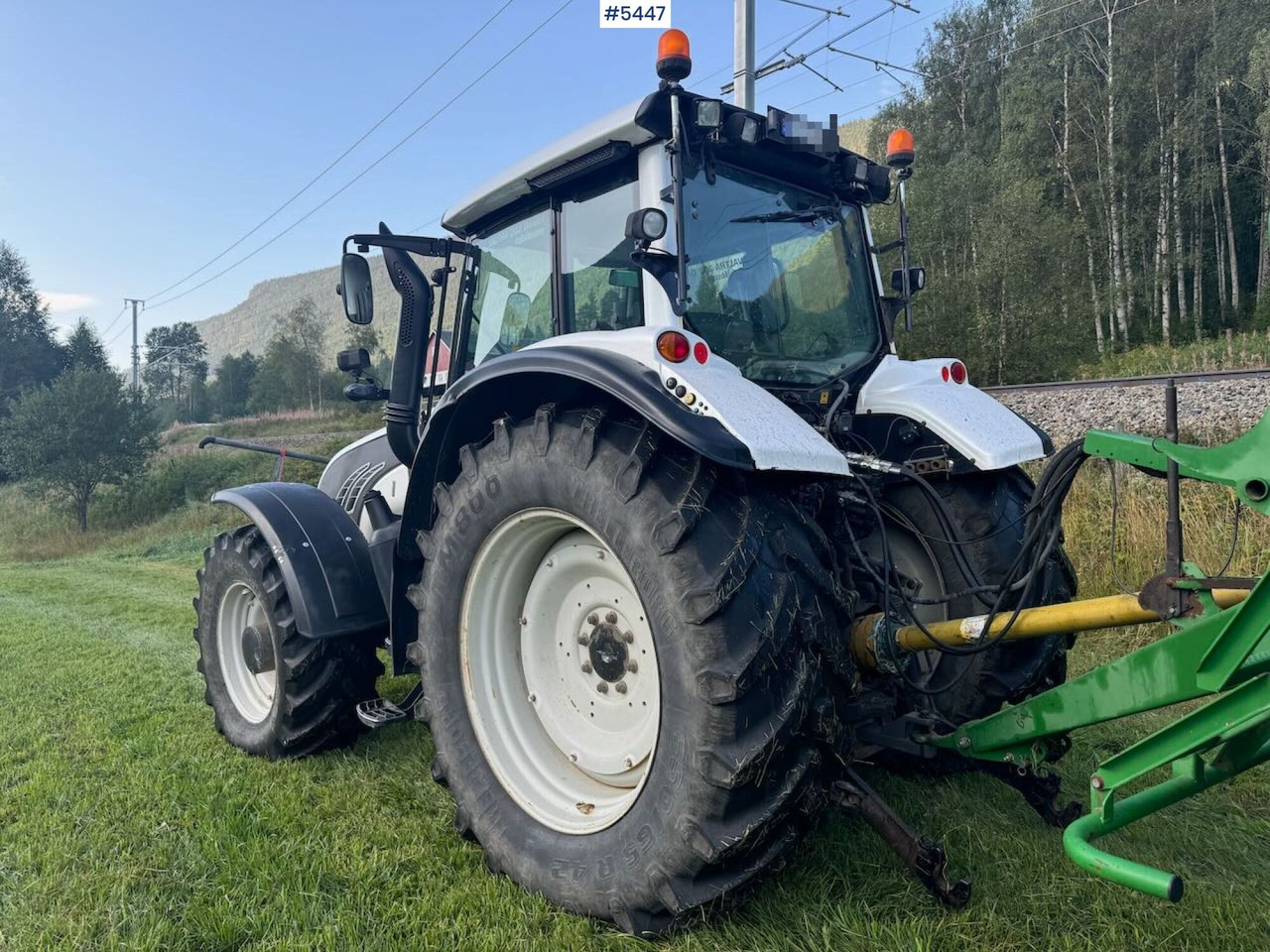 2009 Valtra T202 w/ loader - Traktor: billede 5 2009 Valtra T202 w/ loader - Traktor: billede 5