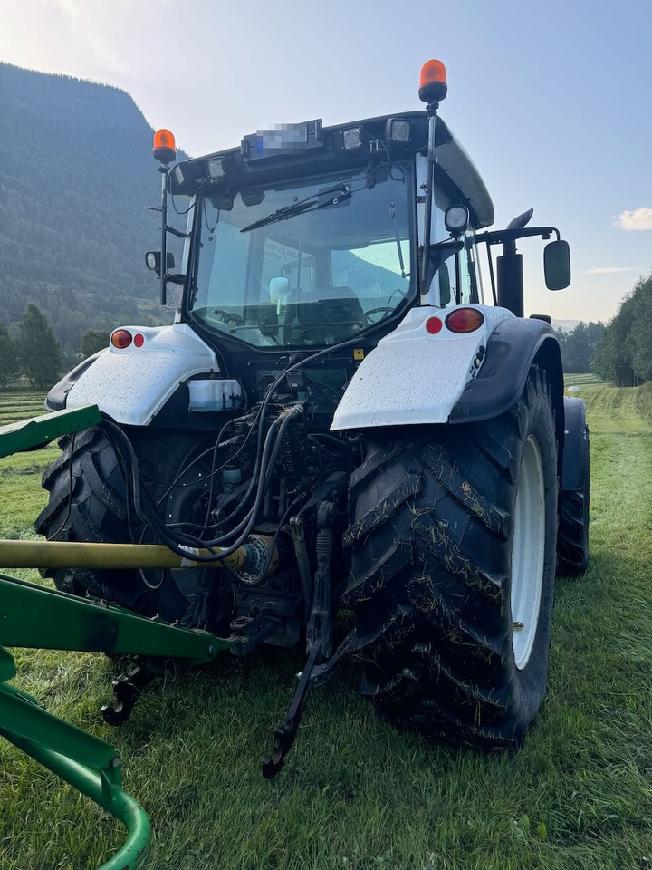 2009 Valtra T202 w/ loader - Traktor: billede 4 2009 Valtra T202 w/ loader - Traktor: billede 4