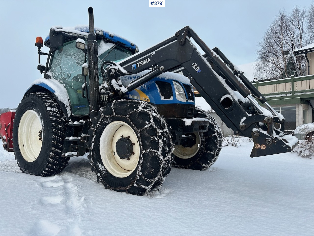 2010 New Holland T6040 4x4 plow rigged tractor w/ Trima +3.0p front loader, brand new chains, snow bucket and Westbjørn snow blower. WATCH VIDEO. - Traktor: billede 2 2010 New Holland T6040 4x4 plow rigged tractor w/ Trima +3.0p front loader, brand new chains, snow bucket and Westbjørn snow blower. WATCH VIDEO. - Traktor: billede 2