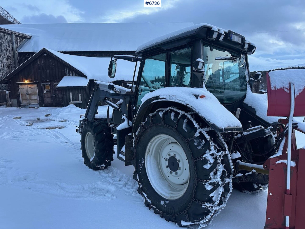 2010 Valtra N92 4x4 tractor with front loader and chains. SEE VIDEO. - Traktor: billede 5 2010 Valtra N92 4x4 tractor with front loader and chains. SEE VIDEO. - Traktor: billede 5