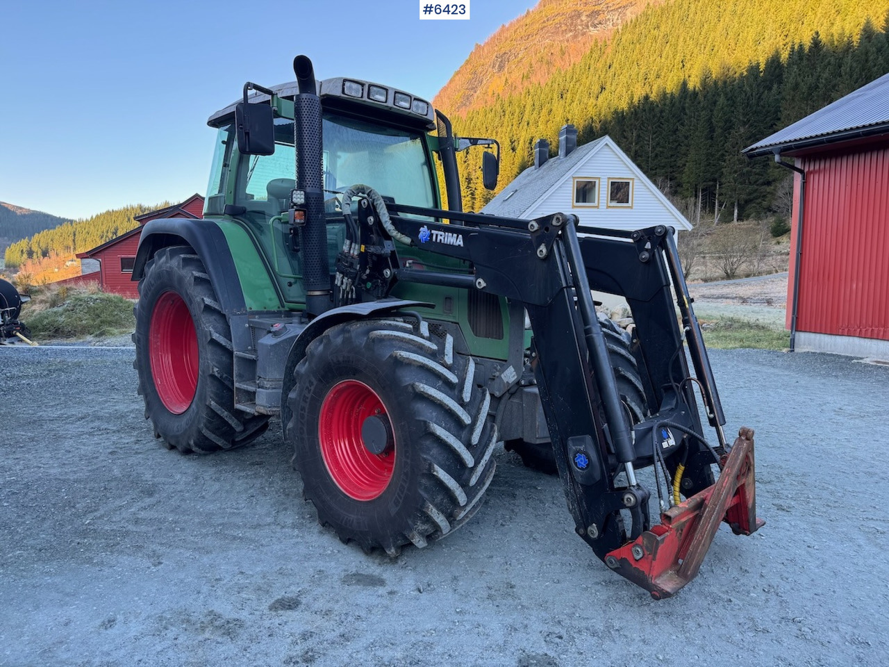 2013 Fendt 412 Vario TMS w/ front loader and plow plate. New engine! - Traktor: billede 4 2013 Fendt 412 Vario TMS w/ front loader and plow plate. New engine! - Traktor: billede 4