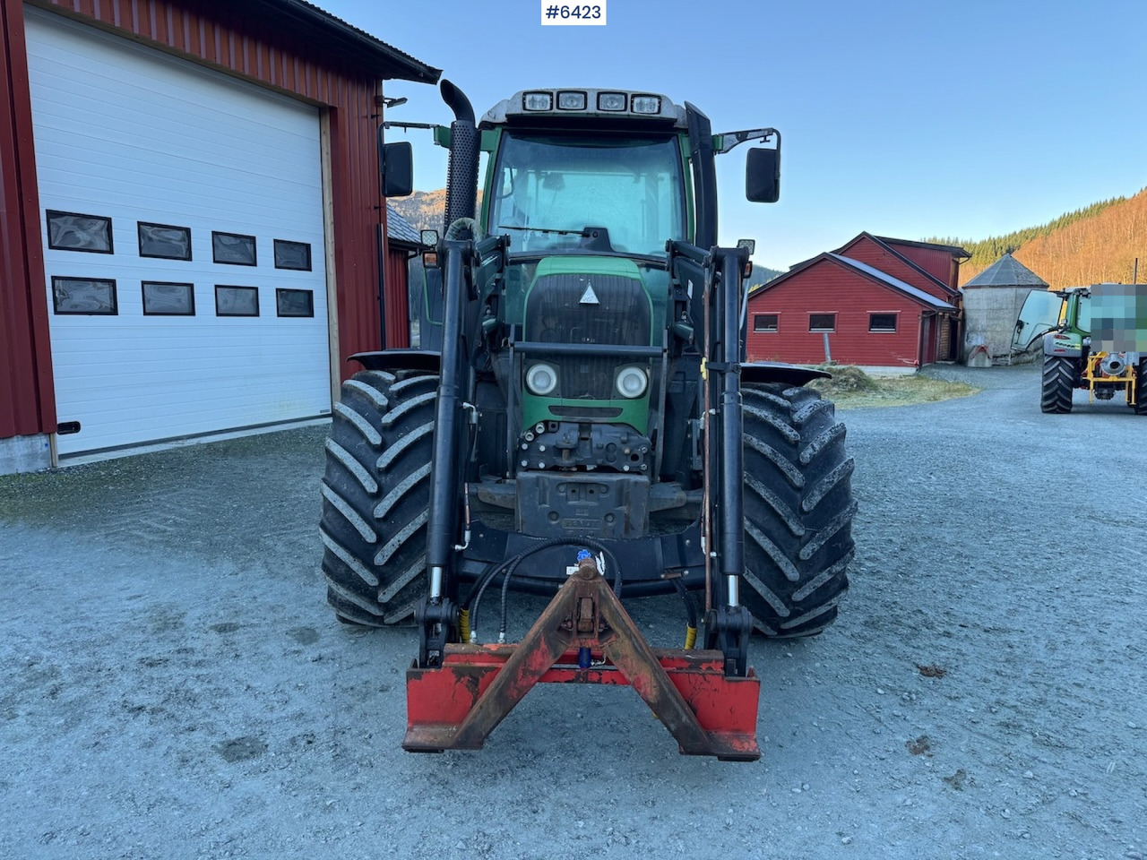 2013 Fendt 412 Vario TMS w/ front loader and plow plate. New engine! - Traktor: billede 3 2013 Fendt 412 Vario TMS w/ front loader and plow plate. New engine! - Traktor: billede 3