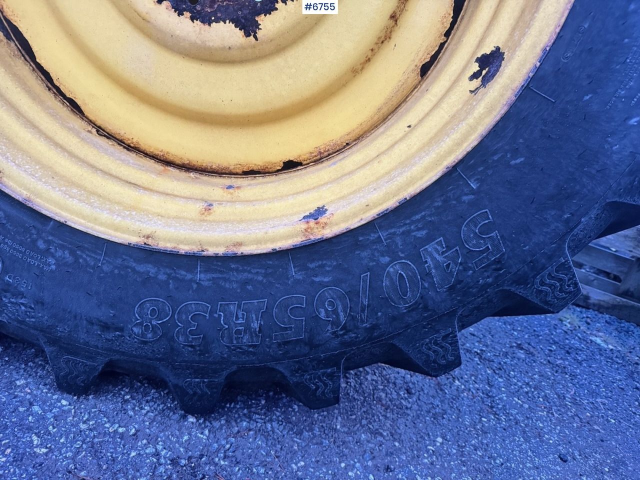 Traktor 2013 John Deere 6125R w/ Front Hydraulics and Front Loader.: billede 33