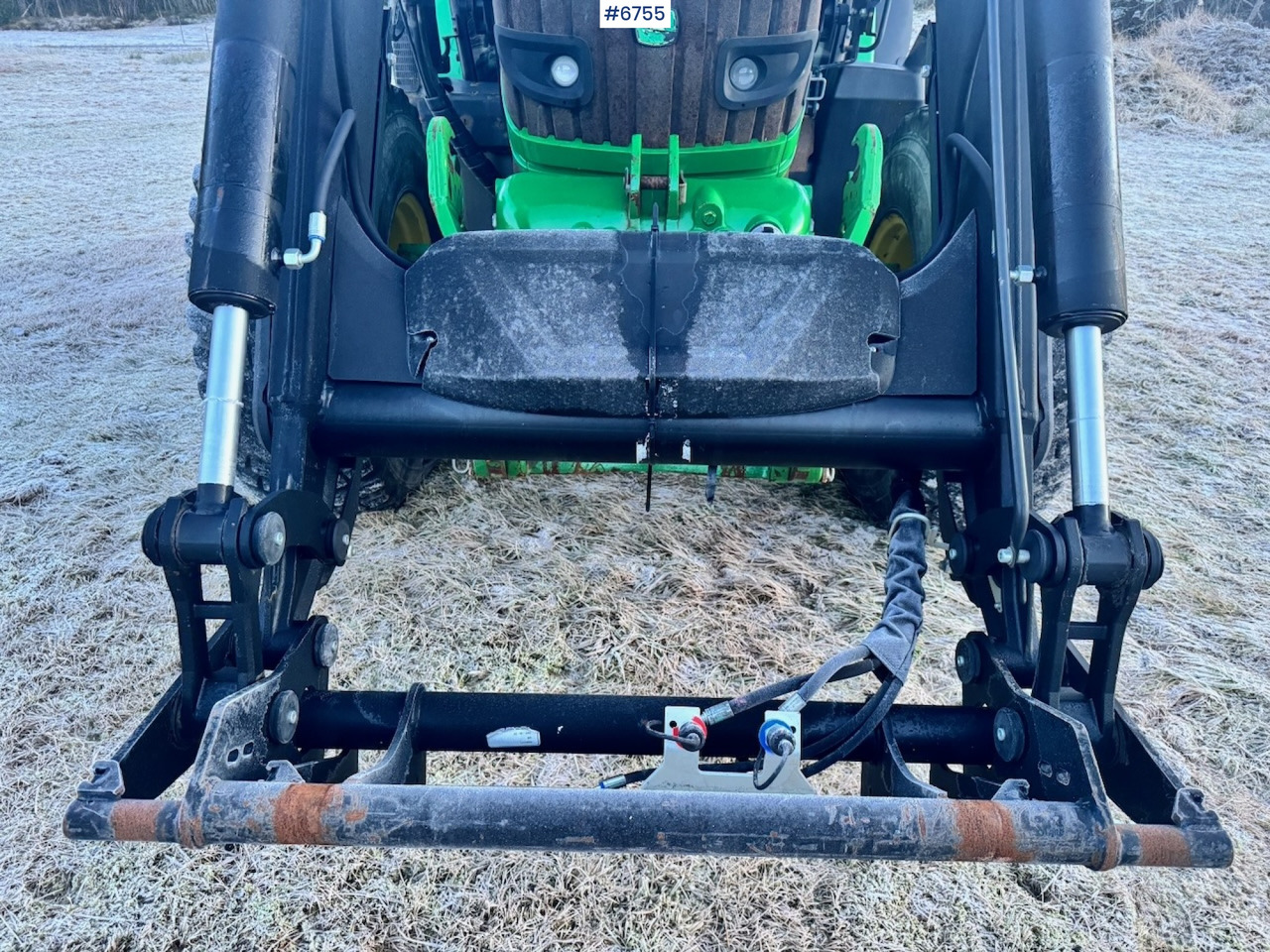 Traktor 2013 John Deere 6125R w/ Front Hydraulics and Front Loader.: billede 27