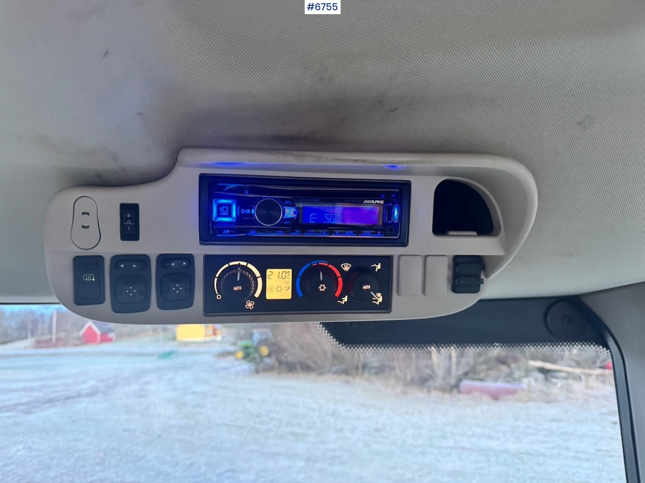 Traktor 2013 John Deere 6125R w/ Front Hydraulics and Front Loader.: billede 21