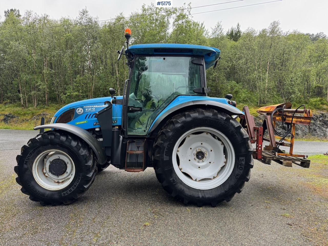 2013 Landini Powermondial 120 w/front loader and some equipment. Low hours! - Traktor: billede 4 2013 Landini Powermondial 120 w/front loader and some equipment. Low hours! - Traktor: billede 4