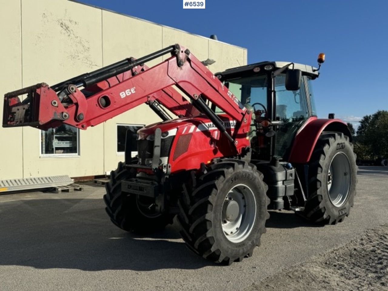 2014 Massey Ferguson MF7616 with loader and 3rd function! - Traktor: billede 1 2014 Massey Ferguson MF7616 with loader and 3rd function! - Traktor: billede 1