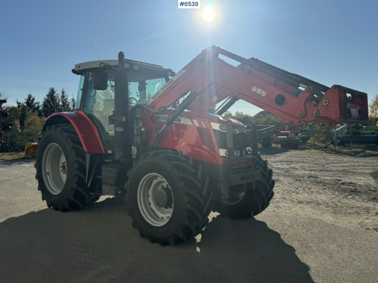 2014 Massey Ferguson MF7616 with loader and 3rd function! - Traktor: billede 2 2014 Massey Ferguson MF7616 with loader and 3rd function! - Traktor: billede 2