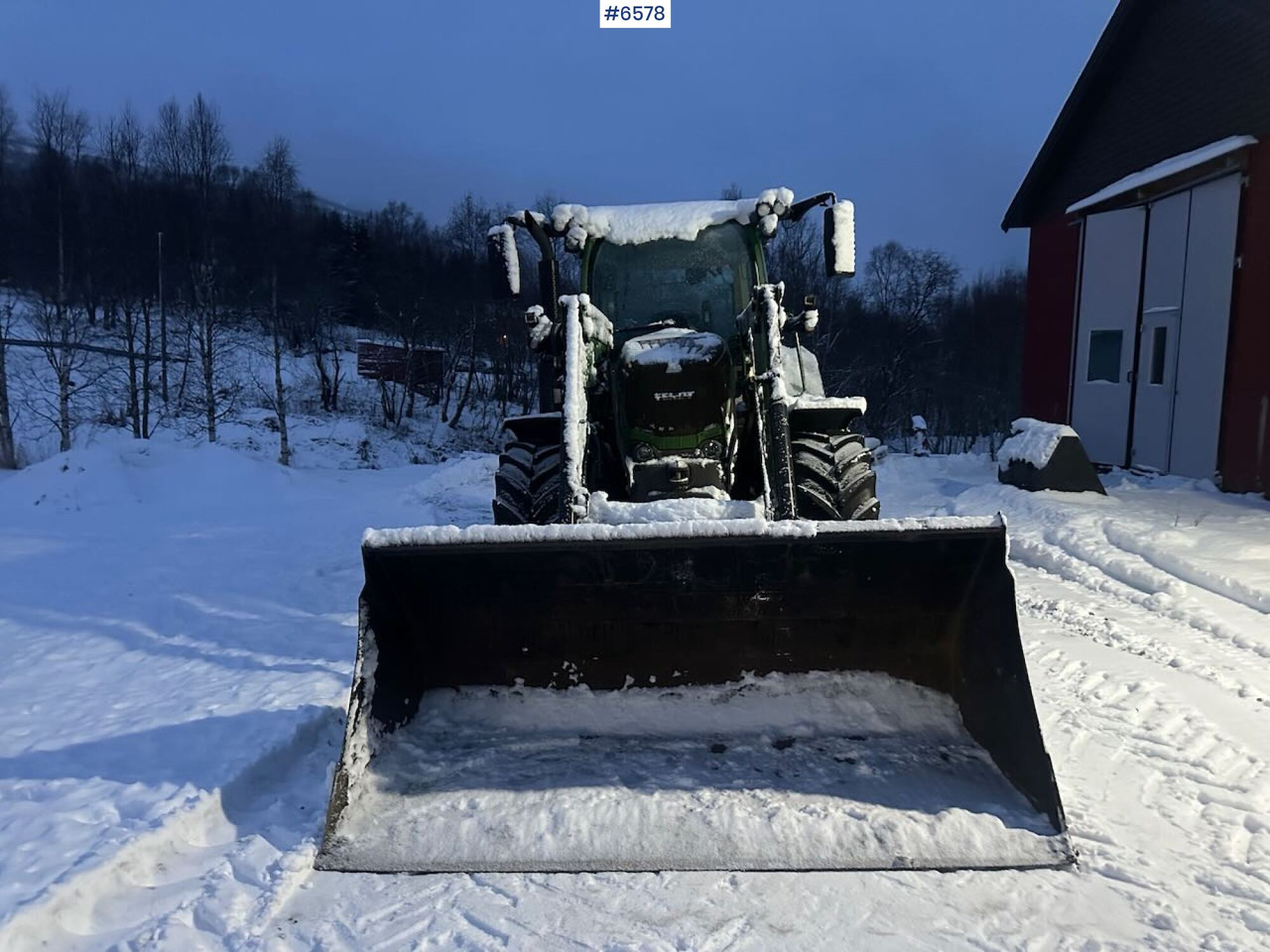 2016 Fendt 313S4 4x4 tractor w/ front loader. - Traktor: billede 5 2016 Fendt 313S4 4x4 tractor w/ front loader. - Traktor: billede 5