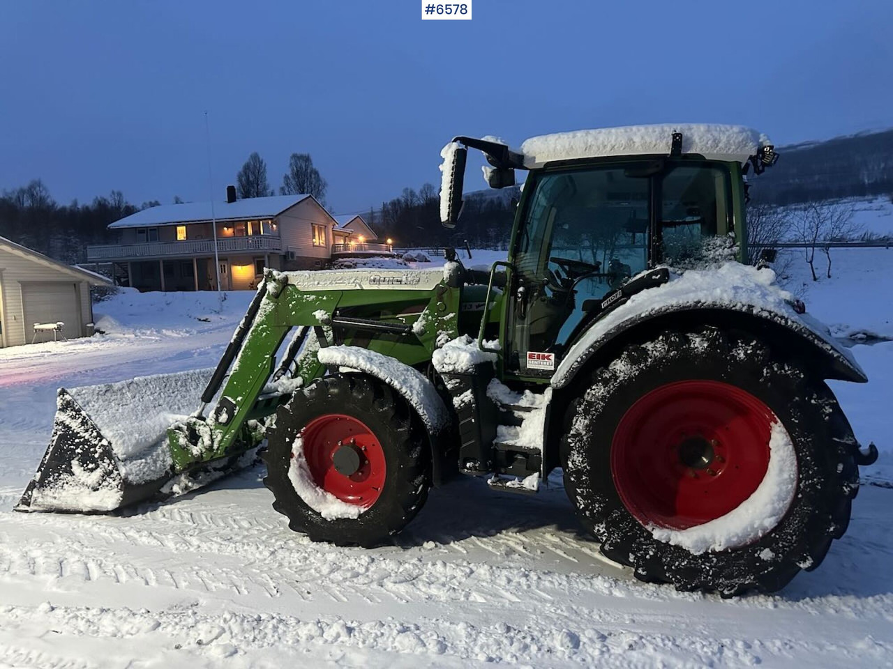 2016 Fendt 313S4 4x4 tractor w/ front loader. - Traktor: billede 3 2016 Fendt 313S4 4x4 tractor w/ front loader. - Traktor: billede 3
