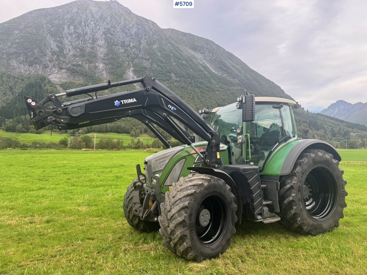 2017 Fendt 724 Vario w/ GPS, Front PTO, Loader and hydraulics. - Traktor: billede 3 2017 Fendt 724 Vario w/ GPS, Front PTO, Loader and hydraulics. - Traktor: billede 3