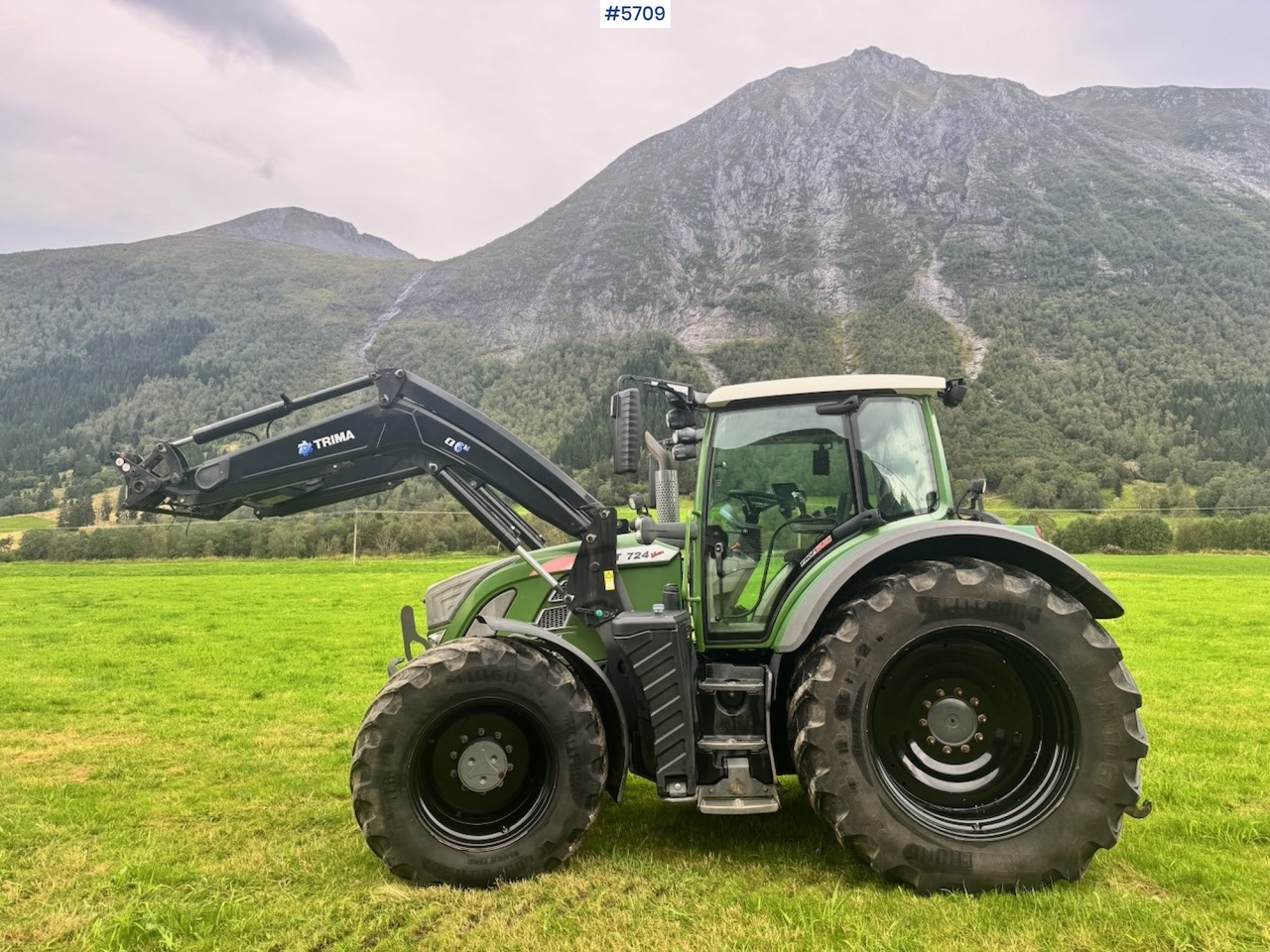 2017 Fendt 724 Vario w/ GPS, Front PTO, Loader and hydraulics. - Traktor: billede 4 2017 Fendt 724 Vario w/ GPS, Front PTO, Loader and hydraulics. - Traktor: billede 4