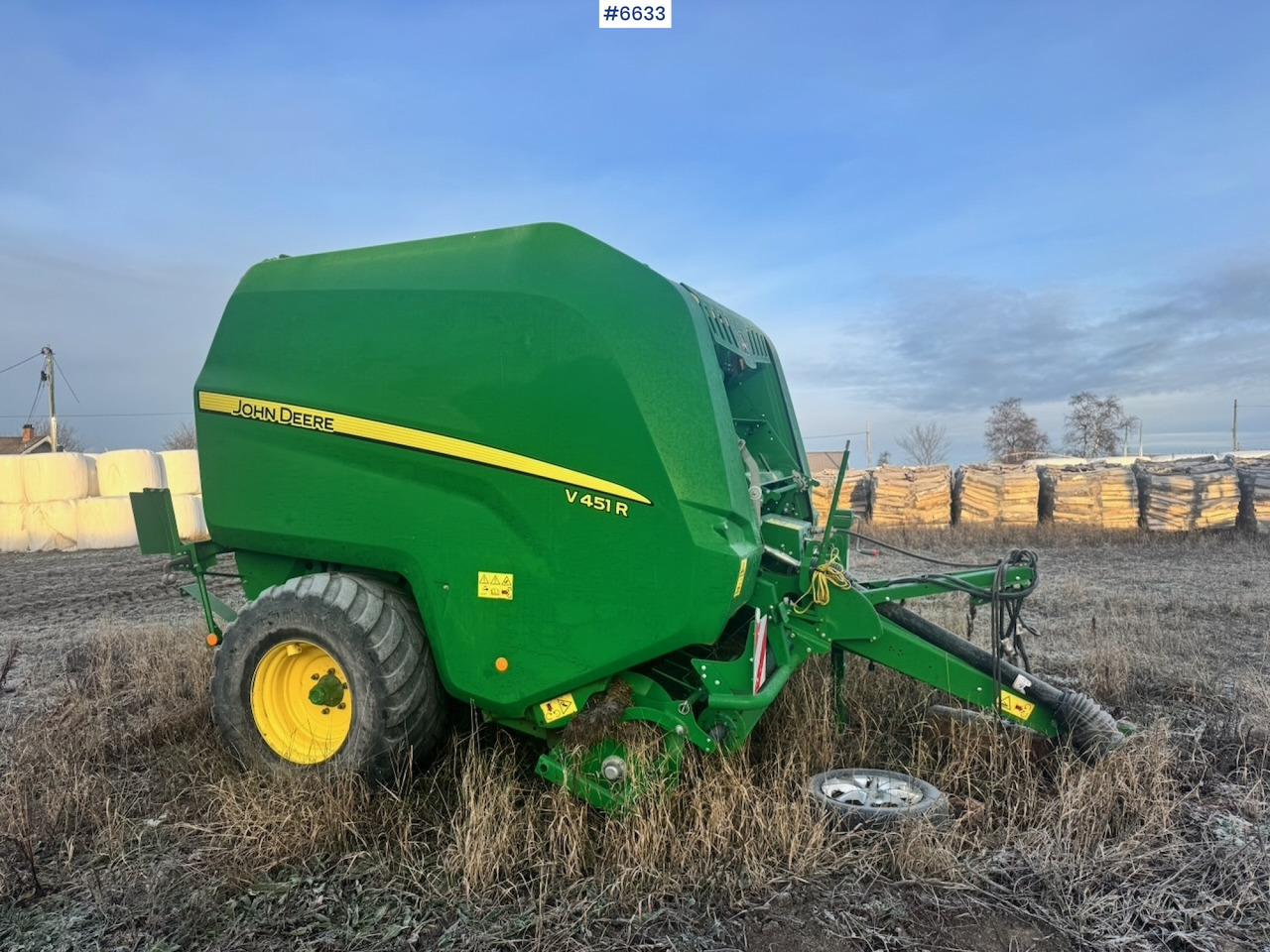 2018 John Deere V451R Round baler - Udstyr til hø: billede 2 2018 John Deere V451R Round baler - Udstyr til hø: billede 2