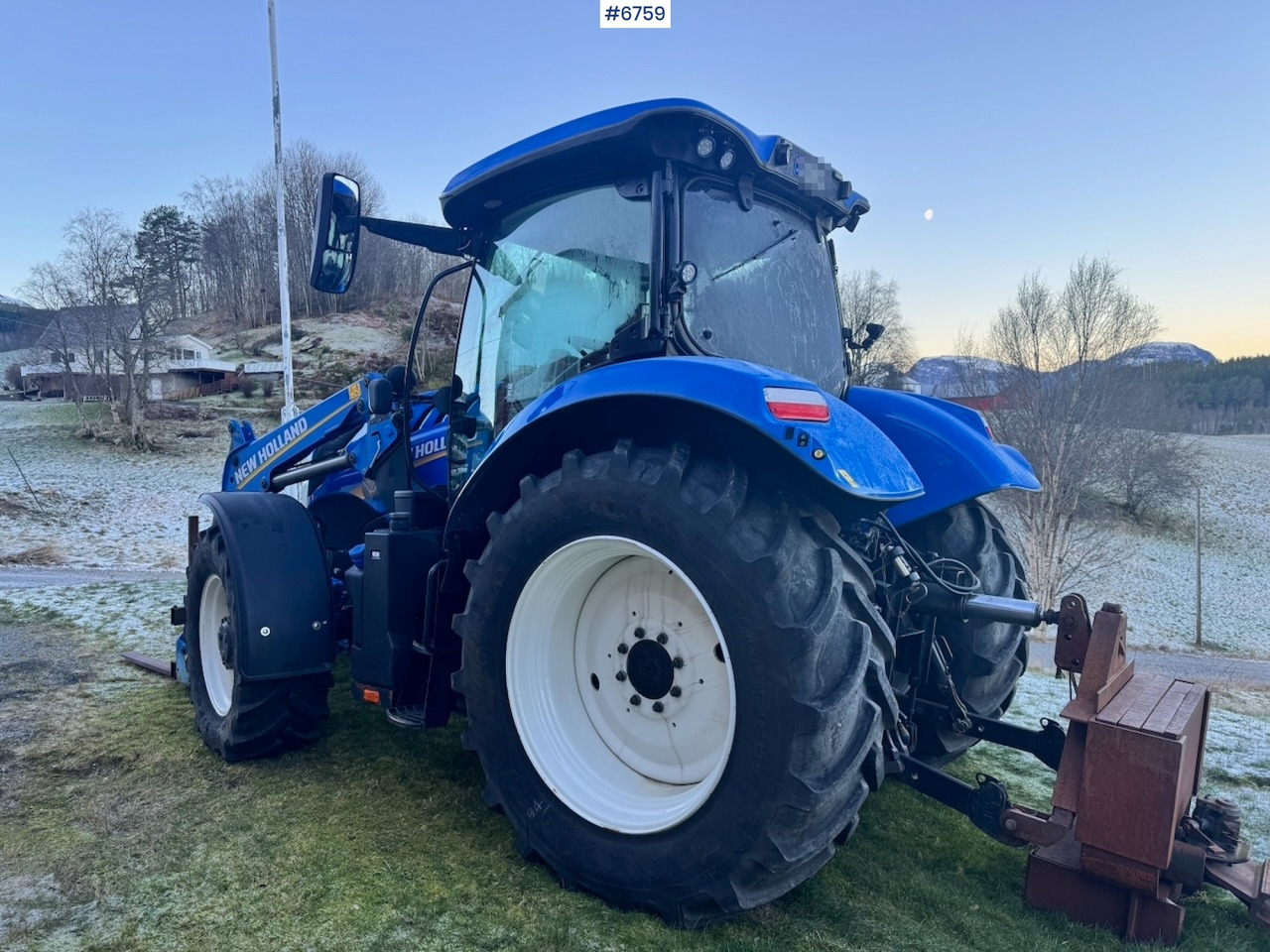 2021 New Holland T6.180 w/ Front loader, 2 sets of tires and Front hydraulics. 2100 hours. - Traktor: billede 4 2021 New Holland T6.180 w/ Front loader, 2 sets of tires and Front hydraulics. 2100 hours. - Traktor: billede 4