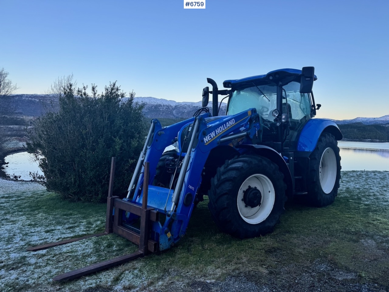 2021 New Holland T6.180 w/ Front loader, 2 sets of tires and Front hydraulics. 2100 hours. - Traktor: billede 1 2021 New Holland T6.180 w/ Front loader, 2 sets of tires and Front hydraulics. 2100 hours. - Traktor: billede 1
