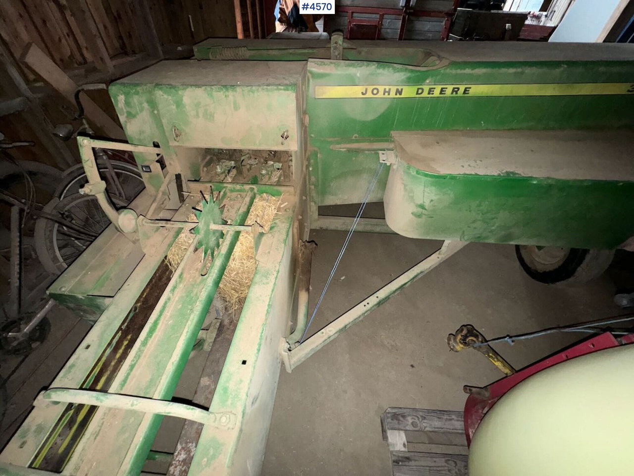 John Deere 332A Square baler - Udstyr til hø: billede 2 John Deere 332A Square baler - Udstyr til hø: billede 2