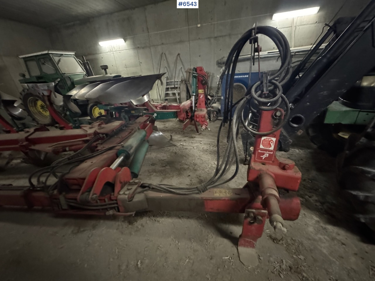 Kverneland PB100 6-Flour Vario Semi-Reversible Plough - Maskine til jordbearbejdning: billede 3 Kverneland PB100 6-Flour Vario Semi-Reversible Plough - Maskine til jordbearbejdning: billede 3