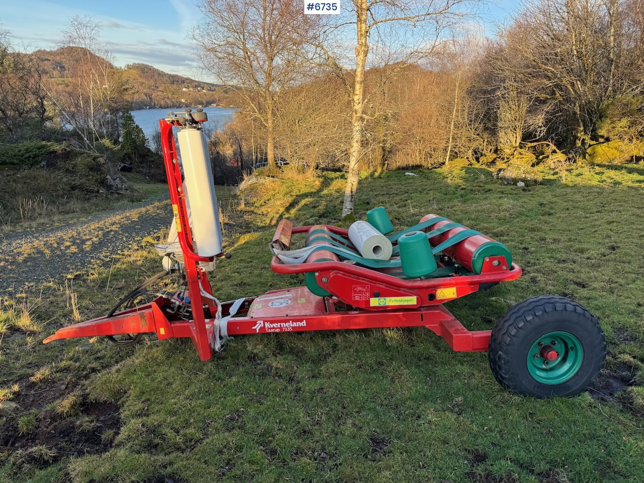 Kverneland Taarup 7335 Round Bale Wrapper - Udstyr til hø: billede 1 Kverneland Taarup 7335 Round Bale Wrapper - Udstyr til hø: billede 1