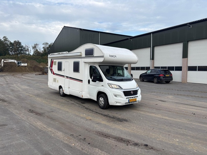 Rimor seal 9 - Autocamper med alkove: billede 2 Rimor seal 9 - Autocamper med alkove: billede 2