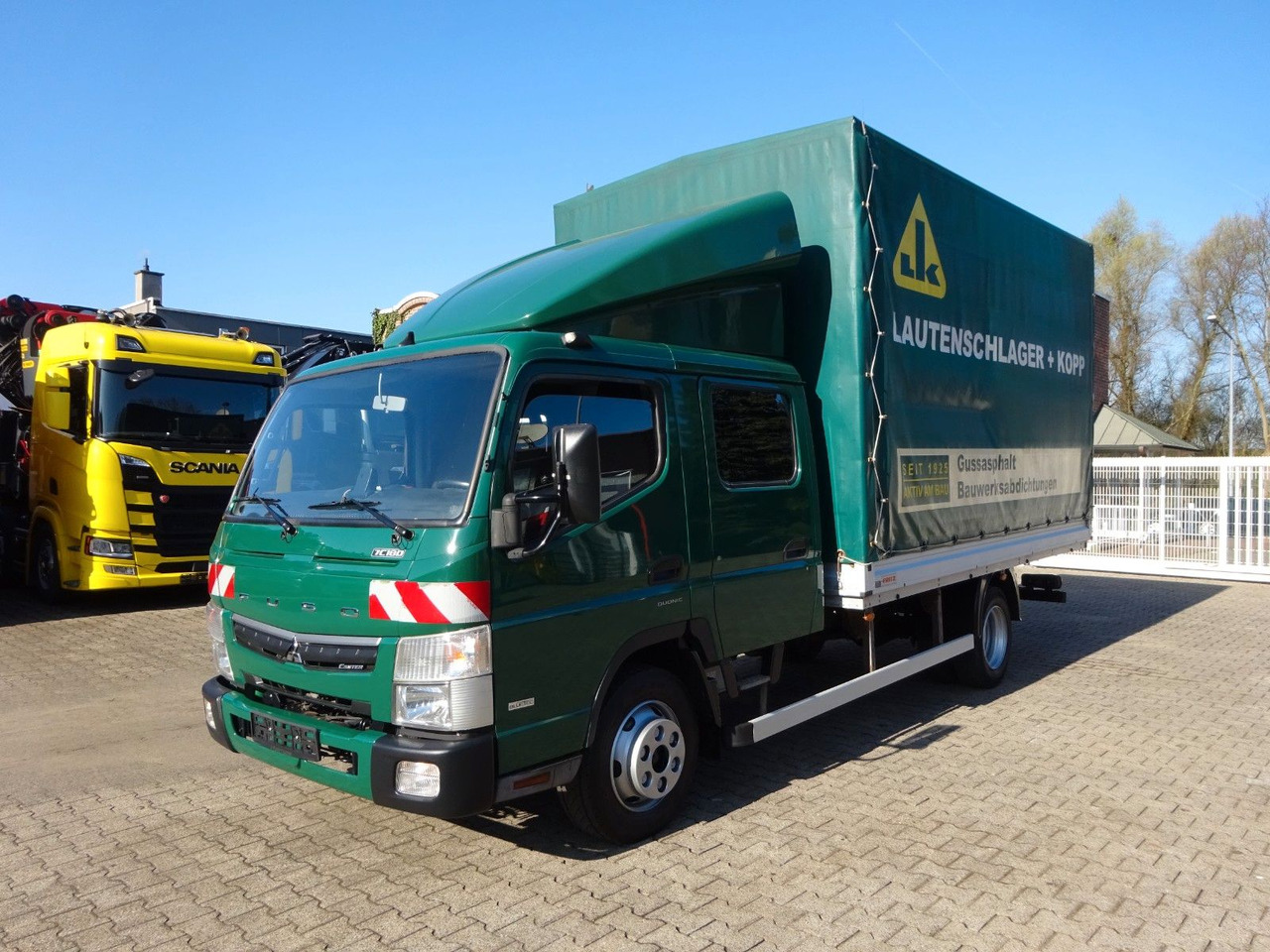 FUSO 7C180D Canter mit Doppelkabine 4x2 - Varebil med presenning, Mandskabsbil: billede 2 FUSO 7C180D Canter mit Doppelkabine 4x2 - Varebil med presenning, Mandskabsbil: billede 2