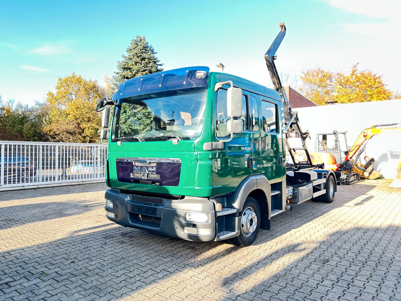 MAN 12.250 Doppelkabine Abroller - Lastbil kroghejs: billede 1 MAN 12.250 Doppelkabine Abroller - Lastbil kroghejs: billede 1