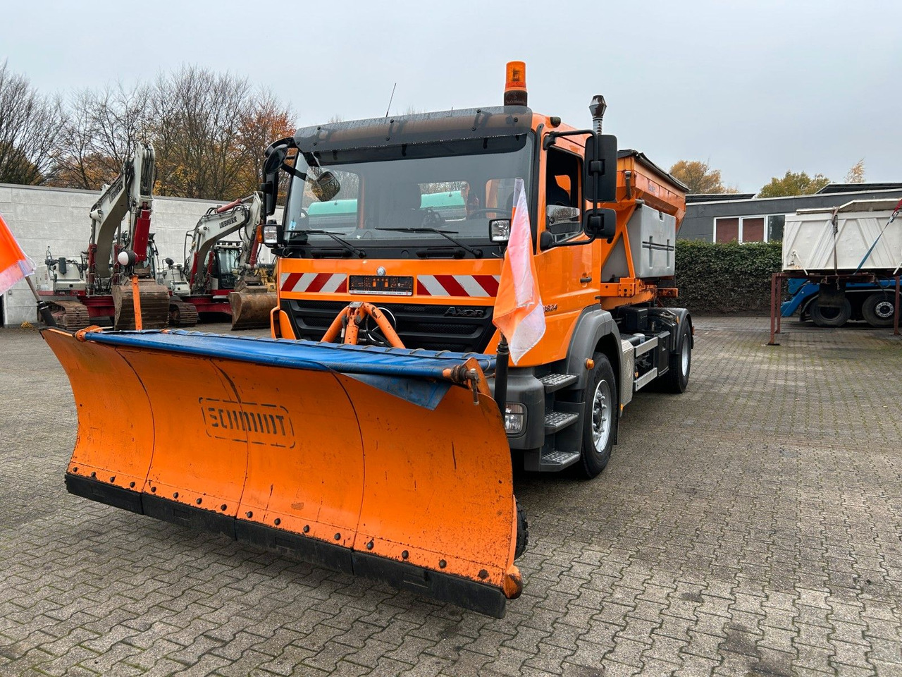 Mercedes-Benz 1824 Axor Abroller mit Schneeschild und Streuer - Lastbil kroghejs: billede 1 Mercedes-Benz 1824 Axor Abroller mit Schneeschild und Streuer - Lastbil kroghejs: billede 1