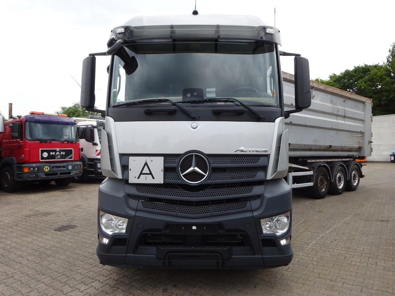 Mercedes-Benz 1845 Actros SZM mit Hydraulik Pumpe 4x2 - Trækker: billede 2 Mercedes-Benz 1845 Actros SZM mit Hydraulik Pumpe 4x2 - Trækker: billede 2