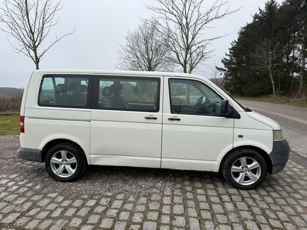 Volkswagen T5 Transporter 1.9 TDI *9 Sitze * 3900 € - Persontransport: billede 5 Volkswagen T5 Transporter 1.9 TDI *9 Sitze * 3900 € - Persontransport: billede 5