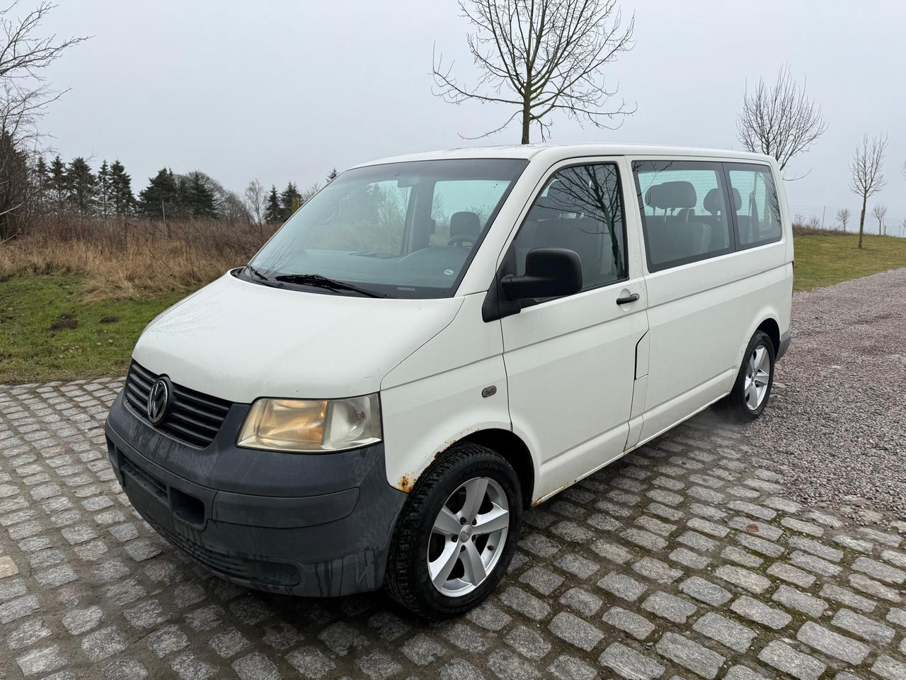 Volkswagen T5 Transporter 1.9 TDI *9 Sitze *RESERVED RO - Persontransport: billede 2 Volkswagen T5 Transporter 1.9 TDI *9 Sitze *RESERVED RO - Persontransport: billede 2
