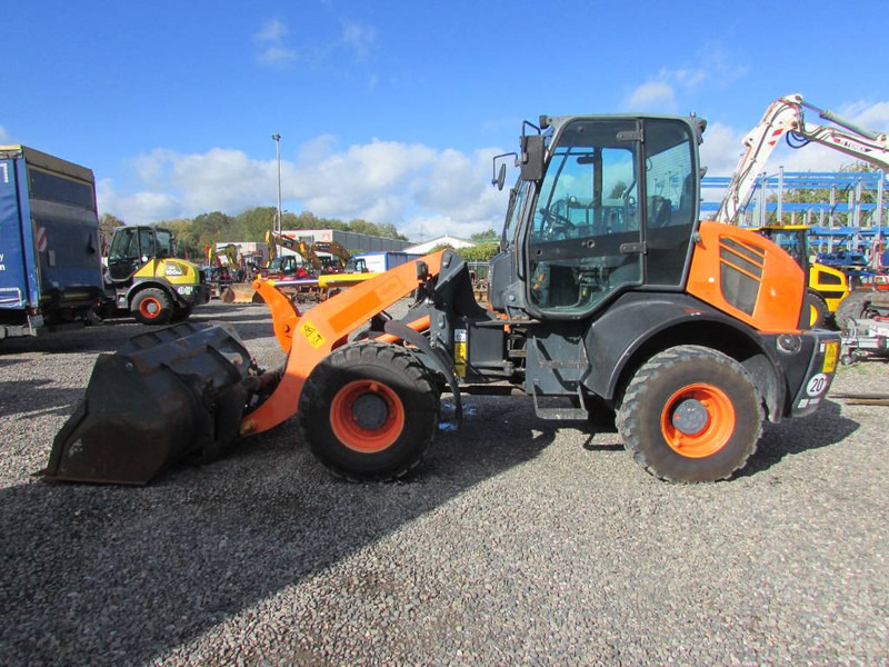Komatsu WA 100 M-7 Radlader 29.000 EUR - Gummihjulslæsser: billede 1 Komatsu WA 100 M-7 Radlader 29.000 EUR - Gummihjulslæsser: billede 1