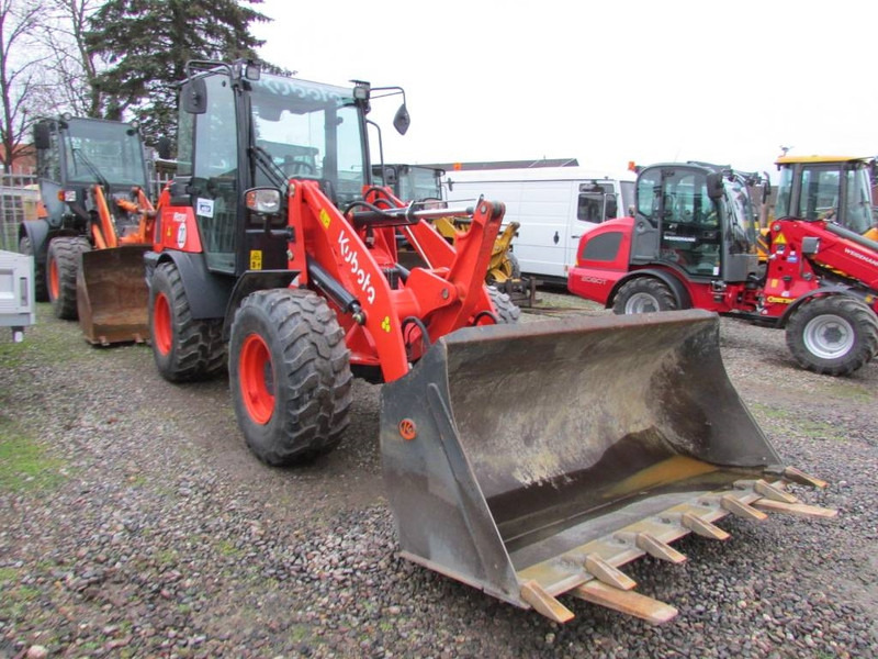 Kubota R 070 Radlader 35.800 EUR - Gummihjulslæsser: billede 4 Kubota R 070 Radlader 35.800 EUR - Gummihjulslæsser: billede 4