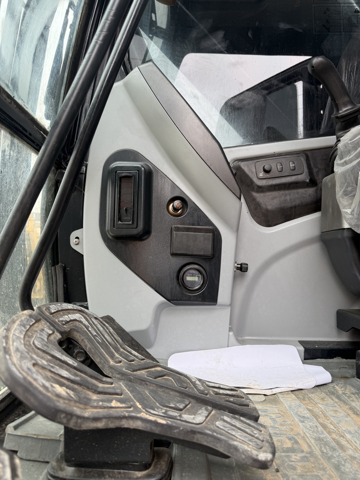 HYUNDAI HX220HD - Bæltegravemaskine: billede 4 HYUNDAI HX220HD - Bæltegravemaskine: billede 4