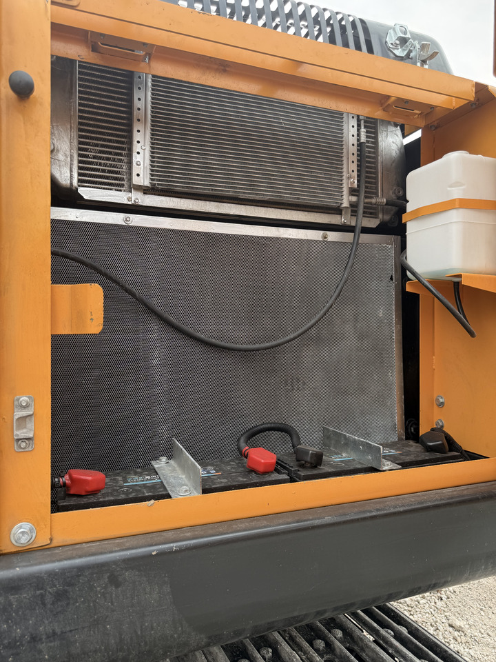 HYUNDAI HX220HD - Bæltegravemaskine: billede 5 HYUNDAI HX220HD - Bæltegravemaskine: billede 5