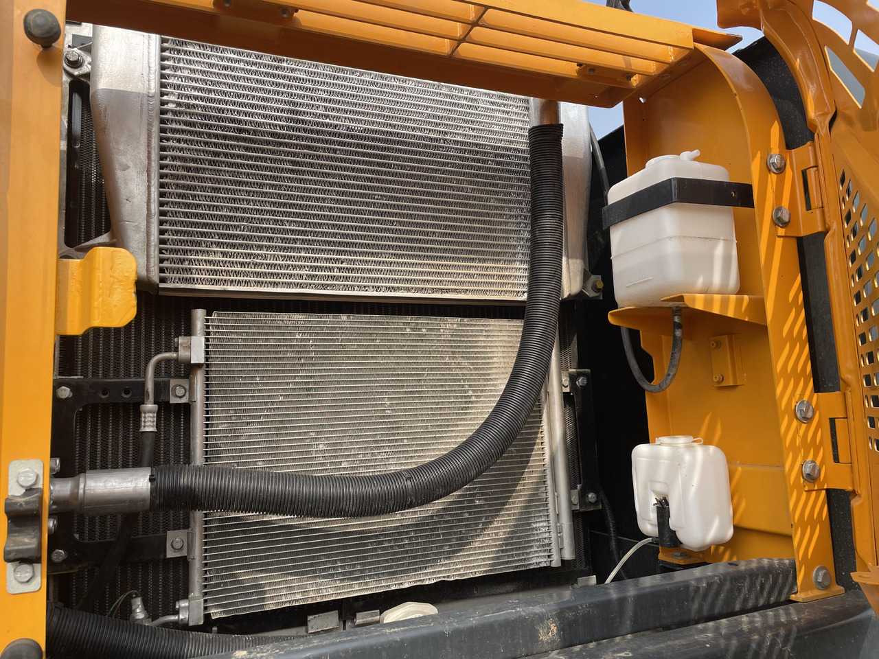 Hyundai R220LC-9S - Bæltegravemaskine: billede 2 Hyundai R220LC-9S - Bæltegravemaskine: billede 2