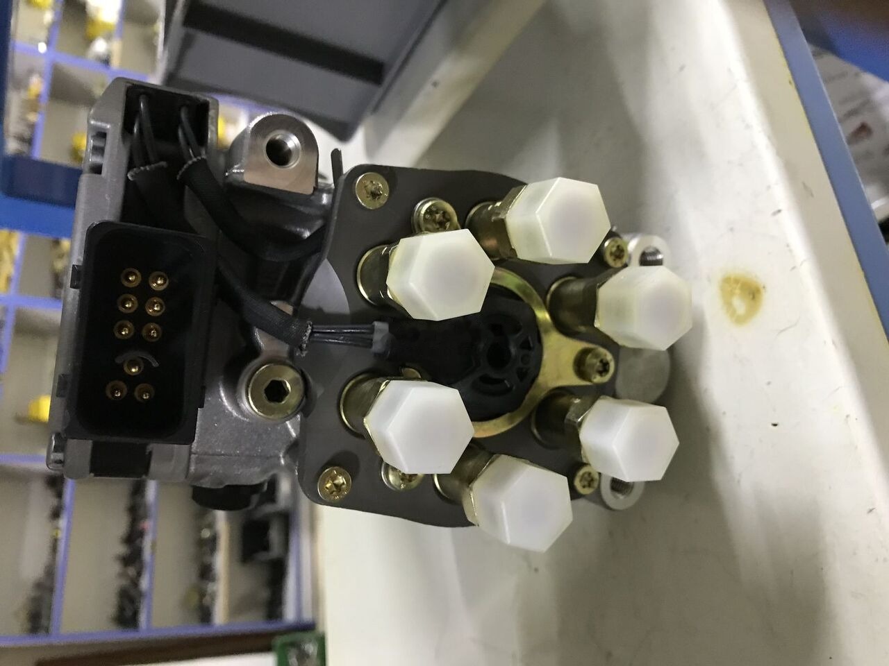 Bosch 2018 51111037590 MAN Hİ-EX - Brændstofpumpe for Lastbil: billede 3 Bosch 2018 51111037590 MAN Hİ-EX - Brændstofpumpe for Lastbil: billede 3