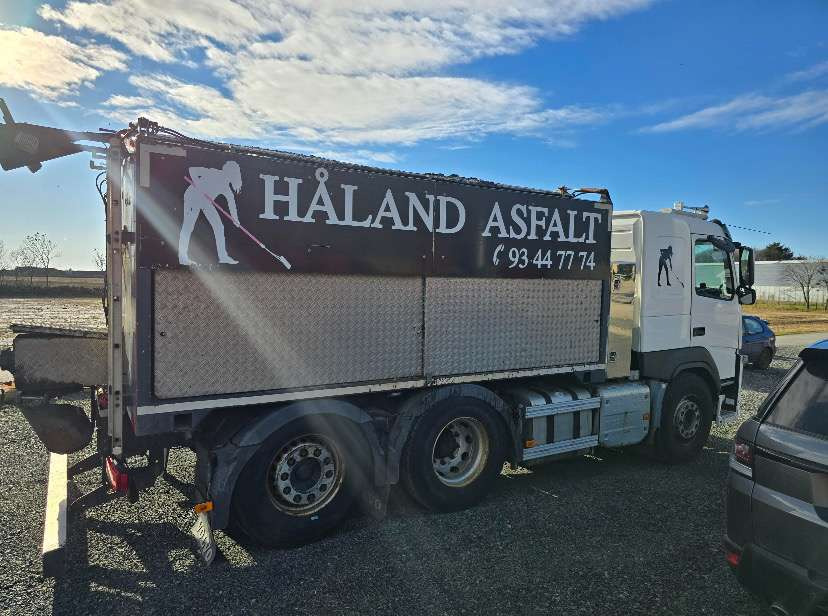 2015 Volvo FM 370 EU-GODKJENT - Asfaltudlægningmaskine: billede 3 2015 Volvo FM 370 EU-GODKJENT - Asfaltudlægningmaskine: billede 3