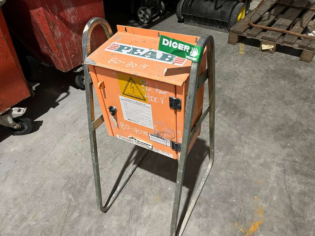 Strømskap fra Holte 400v - Værktøj/ Udstyr: billede 1 Strømskap fra Holte 400v - Værktøj/ Udstyr: billede 1