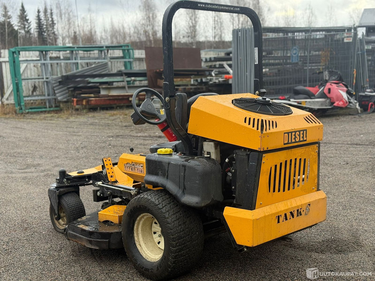 Cub Cadet 6032 TANK suurteholeikkuri Dieselmoottorilla!, Jyväskylä - Plæneklipper: billede 5 Cub Cadet 6032 TANK suurteholeikkuri Dieselmoottorilla!, Jyväskylä - Plæneklipper: billede 5