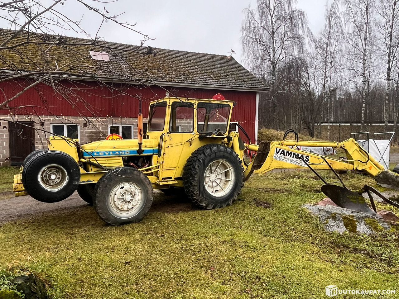 Leyland, Vammas Kersantti, tractor excavator with three buckets and tracks, 1972, Hämeenlinna - Landbrugsmaskine: billede 2 Leyland, Vammas Kersantti, tractor excavator with three buckets and tracks, 1972, Hämeenlinna - Landbrugsmaskine: billede 2