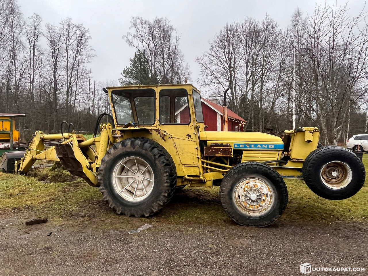 Leyland, Vammas Kersantti, tractor excavator with three buckets and tracks, 1972, Hämeenlinna - Landbrugsmaskine: billede 1 Leyland, Vammas Kersantti, tractor excavator with three buckets and tracks, 1972, Hämeenlinna - Landbrugsmaskine: billede 1