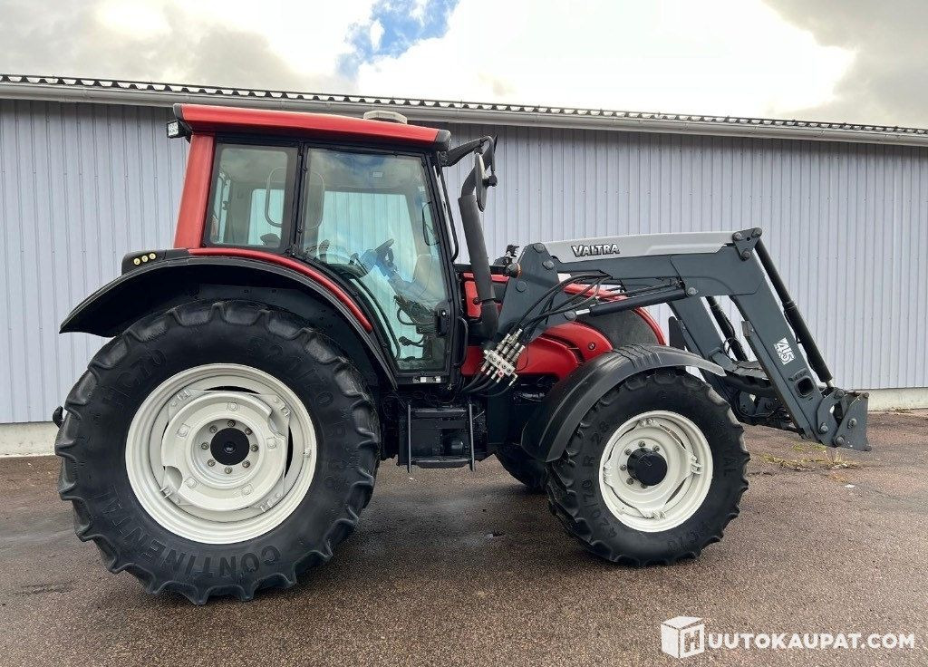 Valtra N121 Advance with front loader, 2007, 9,900 h, Ylivieska - Traktor: billede 3 Valtra N121 Advance with front loader, 2007, 9,900 h, Ylivieska - Traktor: billede 3