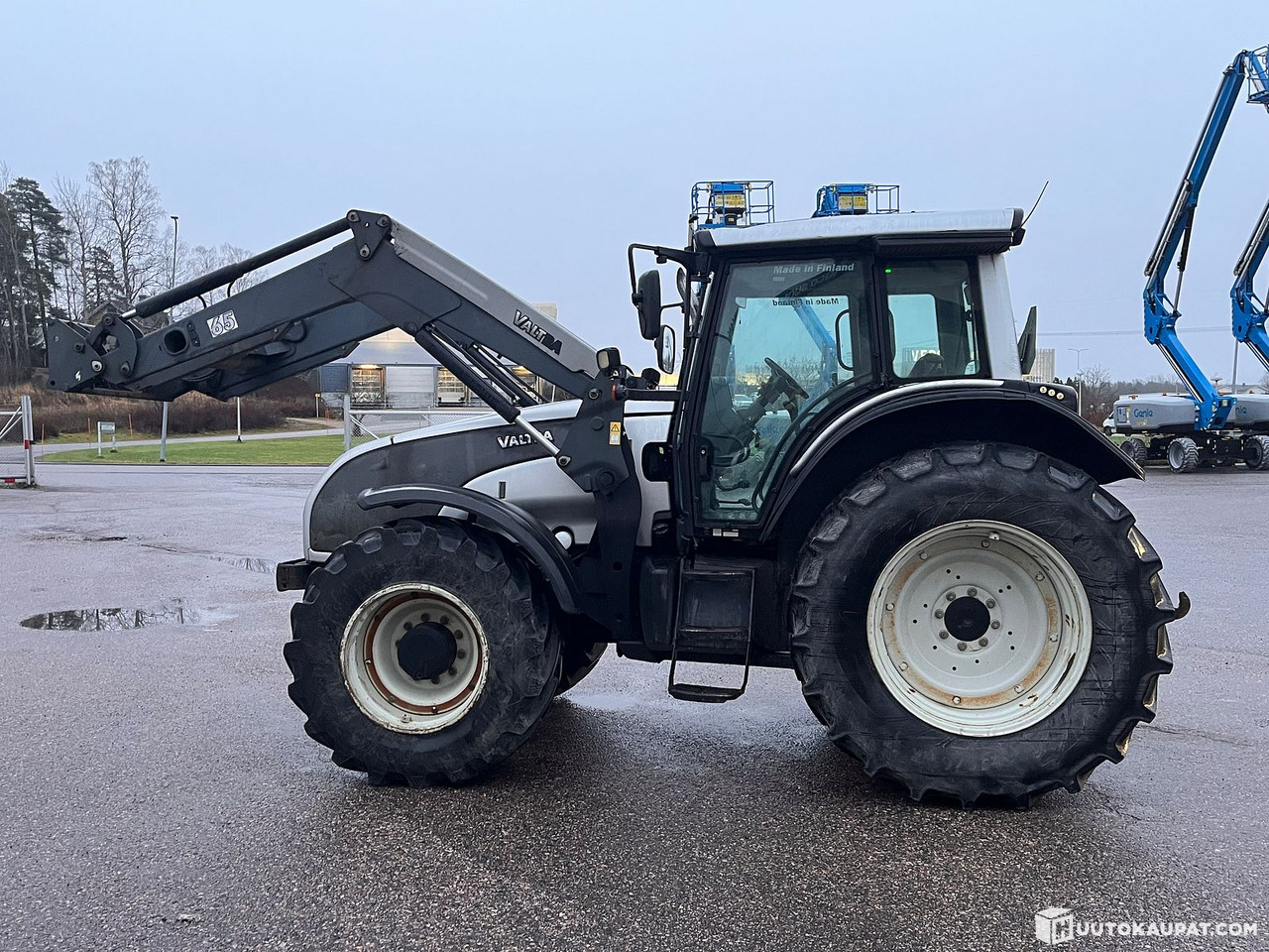 Valtra T151 tractor with loader, 2008, Espoo - Traktor: billede 5 Valtra T151 tractor with loader, 2008, Espoo - Traktor: billede 5