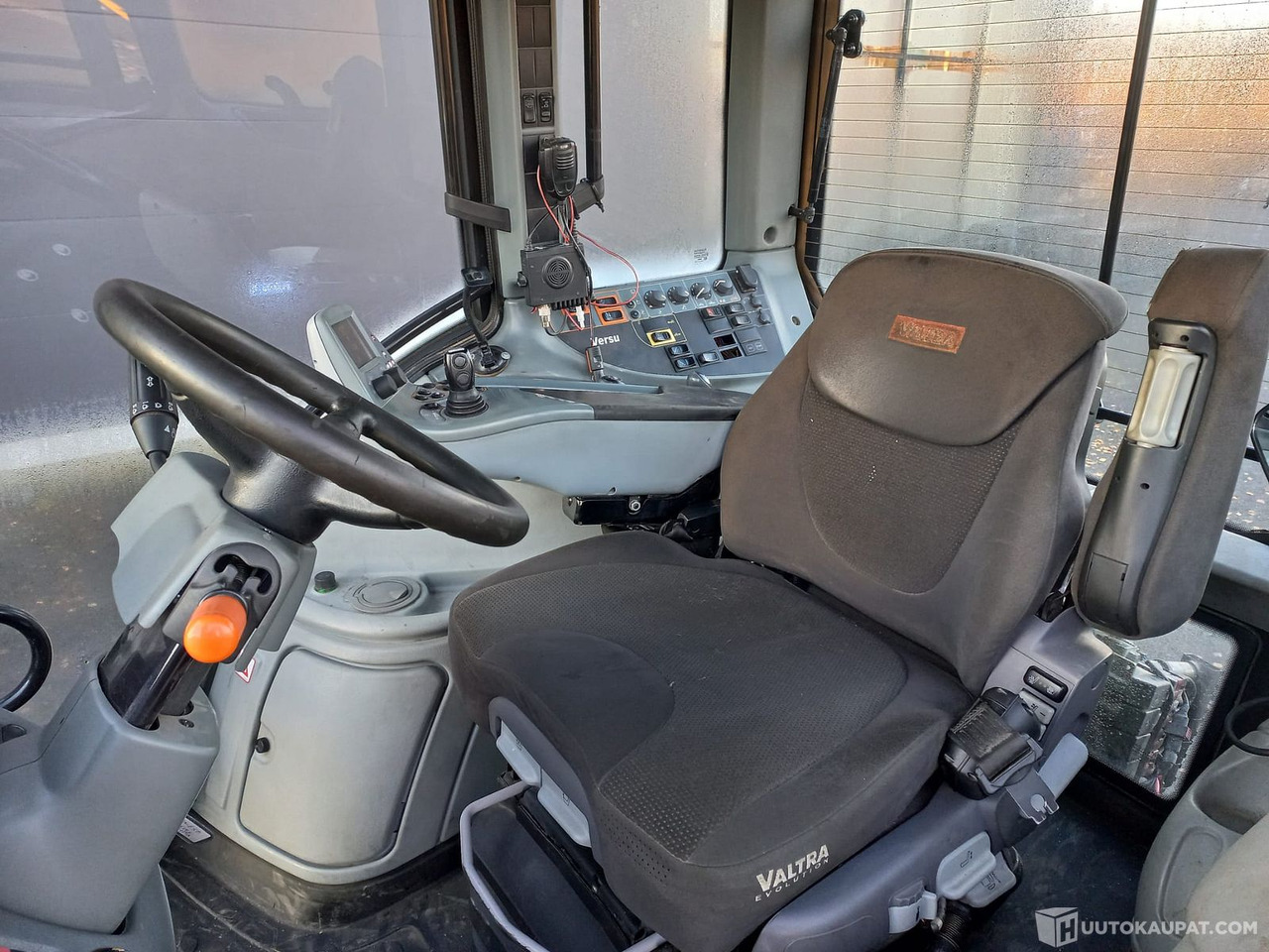 Valtra T213 VERSU, 2013, 11 100 h, MTK25, Joensuu - Traktor: billede 5 Valtra T213 VERSU, 2013, 11 100 h, MTK25, Joensuu - Traktor: billede 5