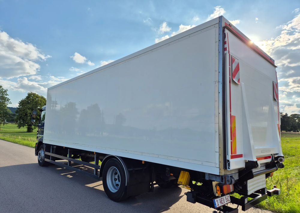 MAN TGM 18.250 Carrier 1950 D/E z Holandii / TOP STAN / 7.5m / 18 palet / winda + drzwi boczne / OKAZJA - Kølevogn lastbil: billede 5 MAN TGM 18.250 Carrier 1950 D/E z Holandii / TOP STAN / 7.5m / 18 palet / winda + drzwi boczne / OKAZJA - Kølevogn lastbil: billede 5