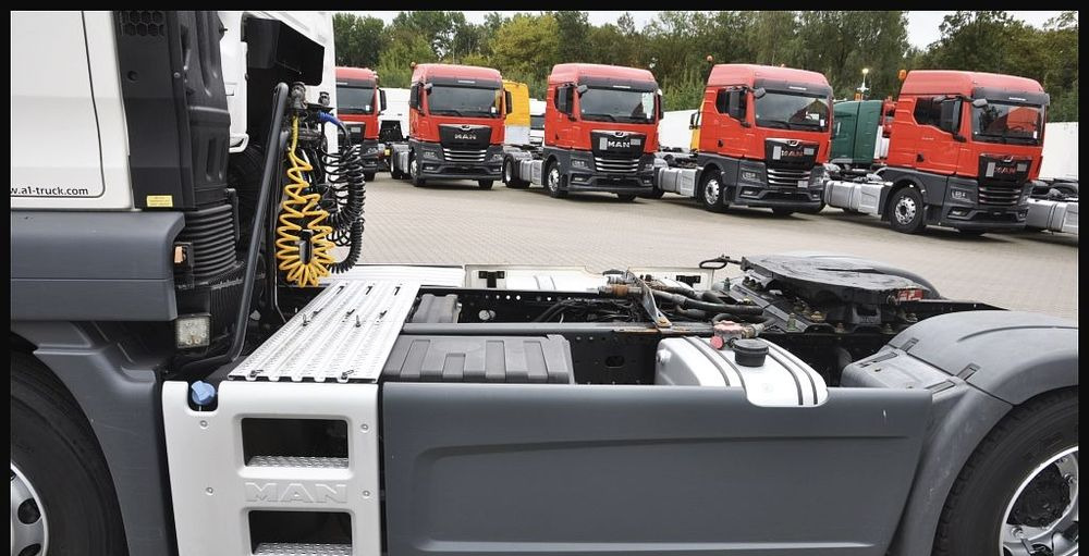 Trækker MAN TGS 18.420 2019 NAUKA JAZDY POLIFT ELKA AUTOMAT 4x2 STANDARD 315/70r22.5 SUPER STAN TGX 470 460 420 430 500 510 400 360 410: billede 18