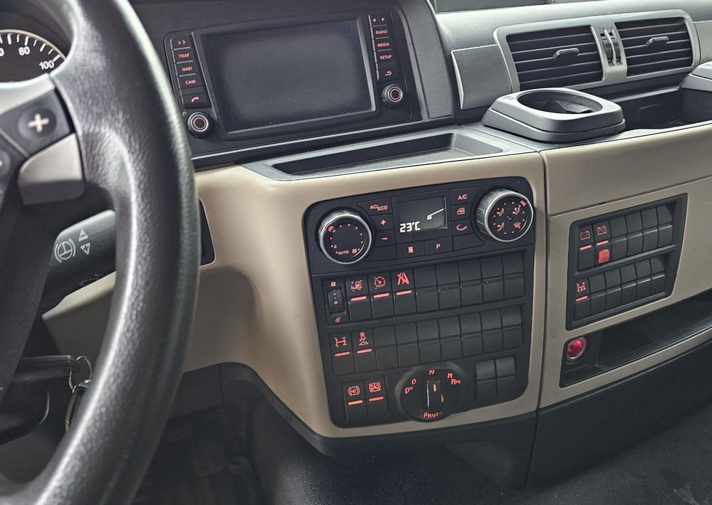 Trækker MAN TGS 18.460 2018 NAUKA JAZDY POLIFT FULL ELKA AUTOMAT 4x2 STANDARD 315/70r22.5 SUPER STAN TGX 470 460 420 430 500 510 400 360 410: billede 6