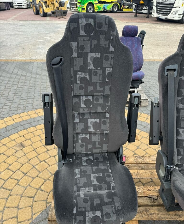 Mercedes-Benz ACTROS MP 2 MP 3 AXOR truck - Sæde for Lastbil: billede 1 Mercedes-Benz ACTROS MP 2 MP 3 AXOR truck - Sæde for Lastbil: billede 1