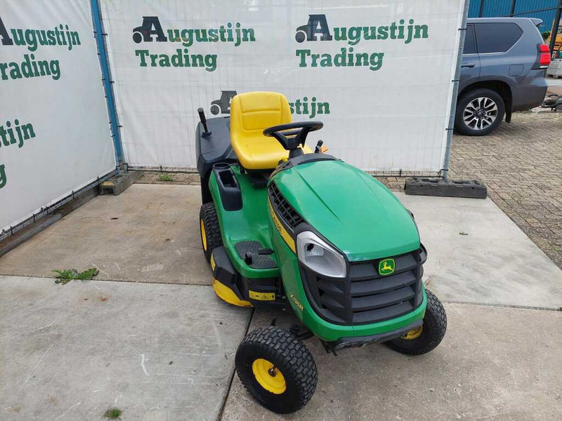 John Deere X 135R - Plæneklipper: billede 1 John Deere X 135R - Plæneklipper: billede 1