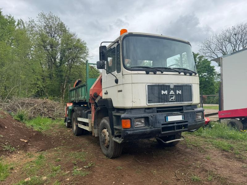 Tipvogn lastbil, Lastbil med kran MAN 19.272: billede 1